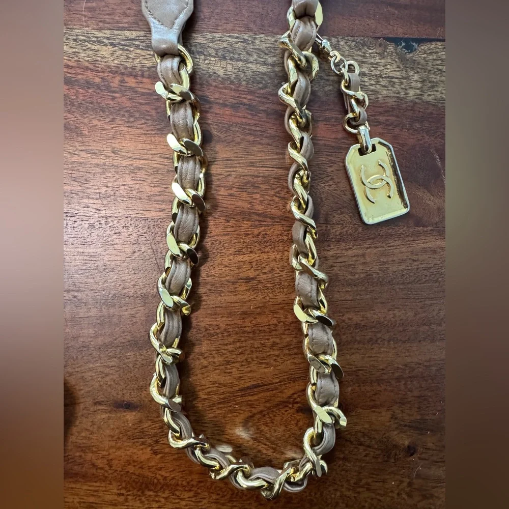 CHANEL Rue Cambon Beige Leather Belt with Gold Chain - Picture 6 of 7